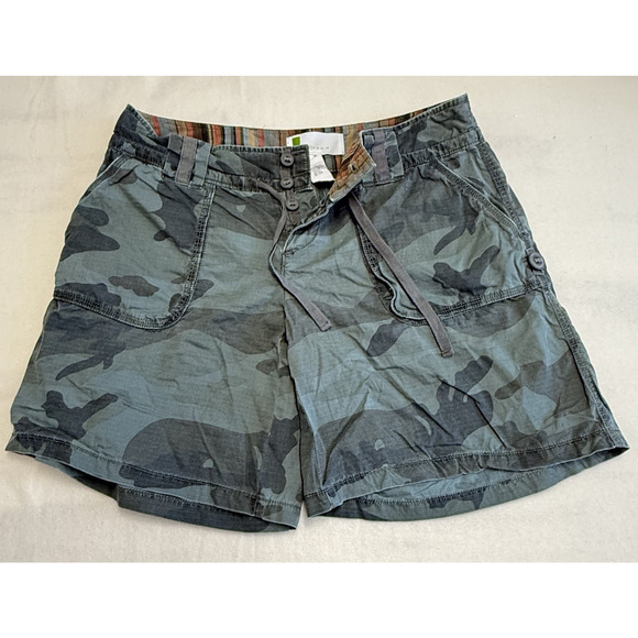 Urban Outfitters UO Women’s size 5 Green Camouflage Camo Shorts - Picture 1 of 9